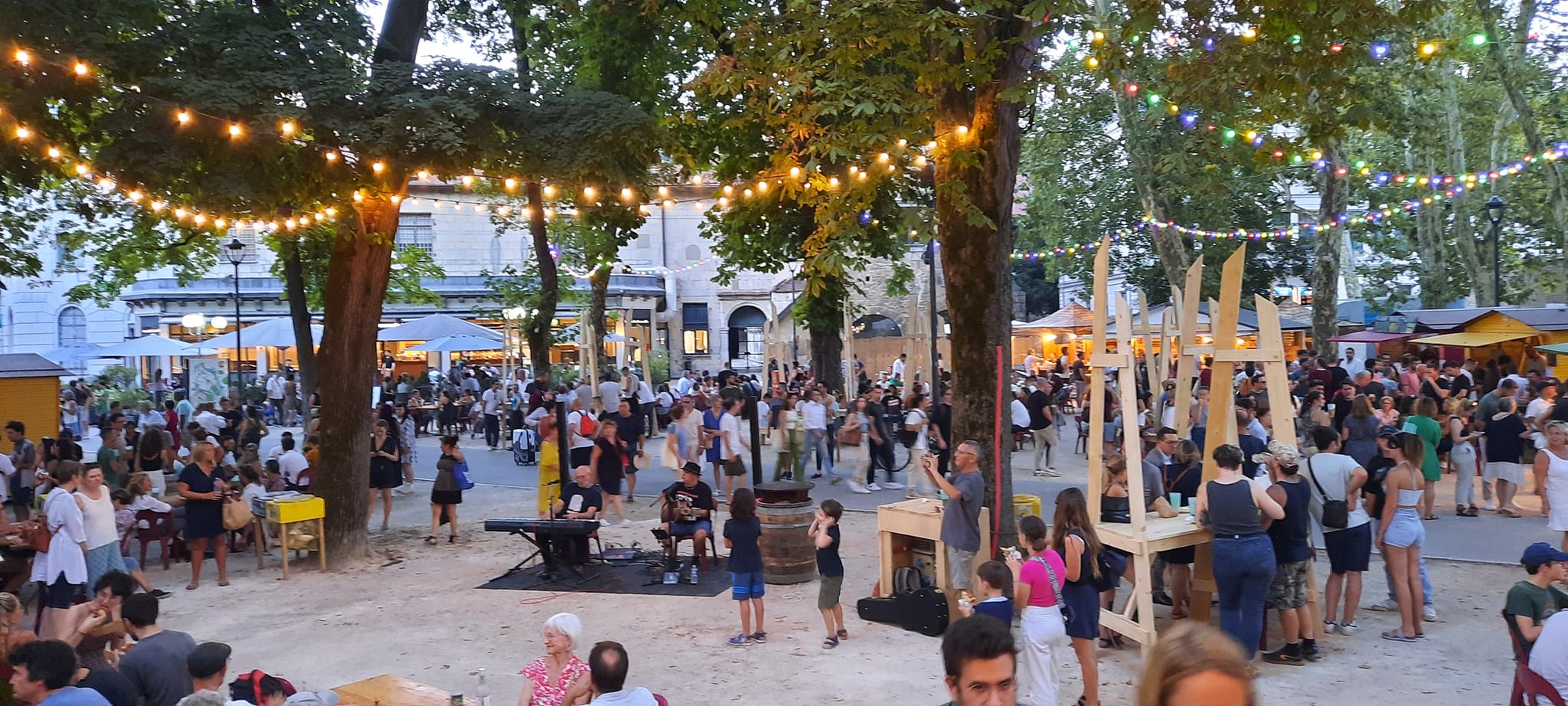 place granvelle au instants gourmands